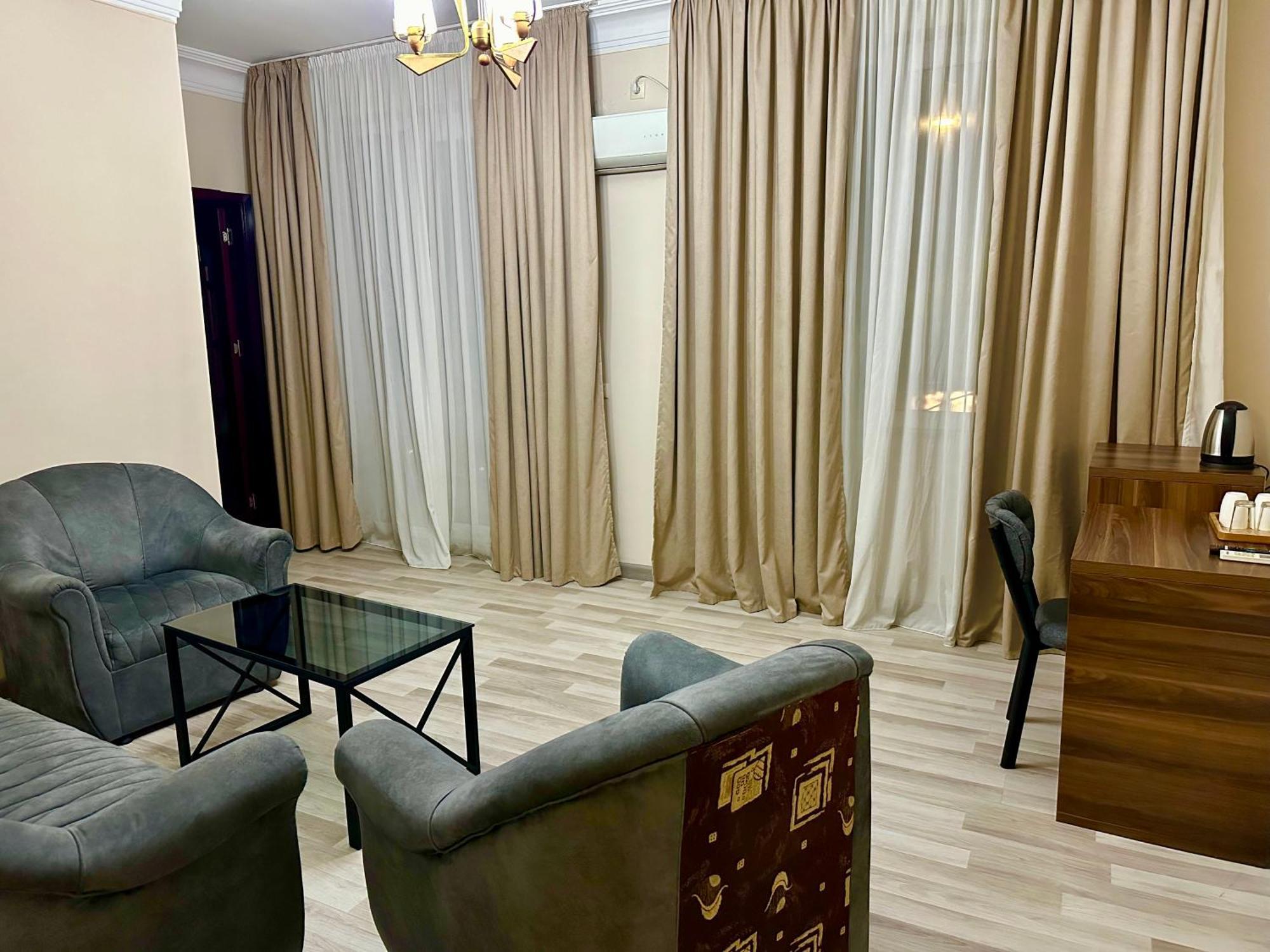 Hotel Tsereteli Batumi Zewnętrze zdjęcie
